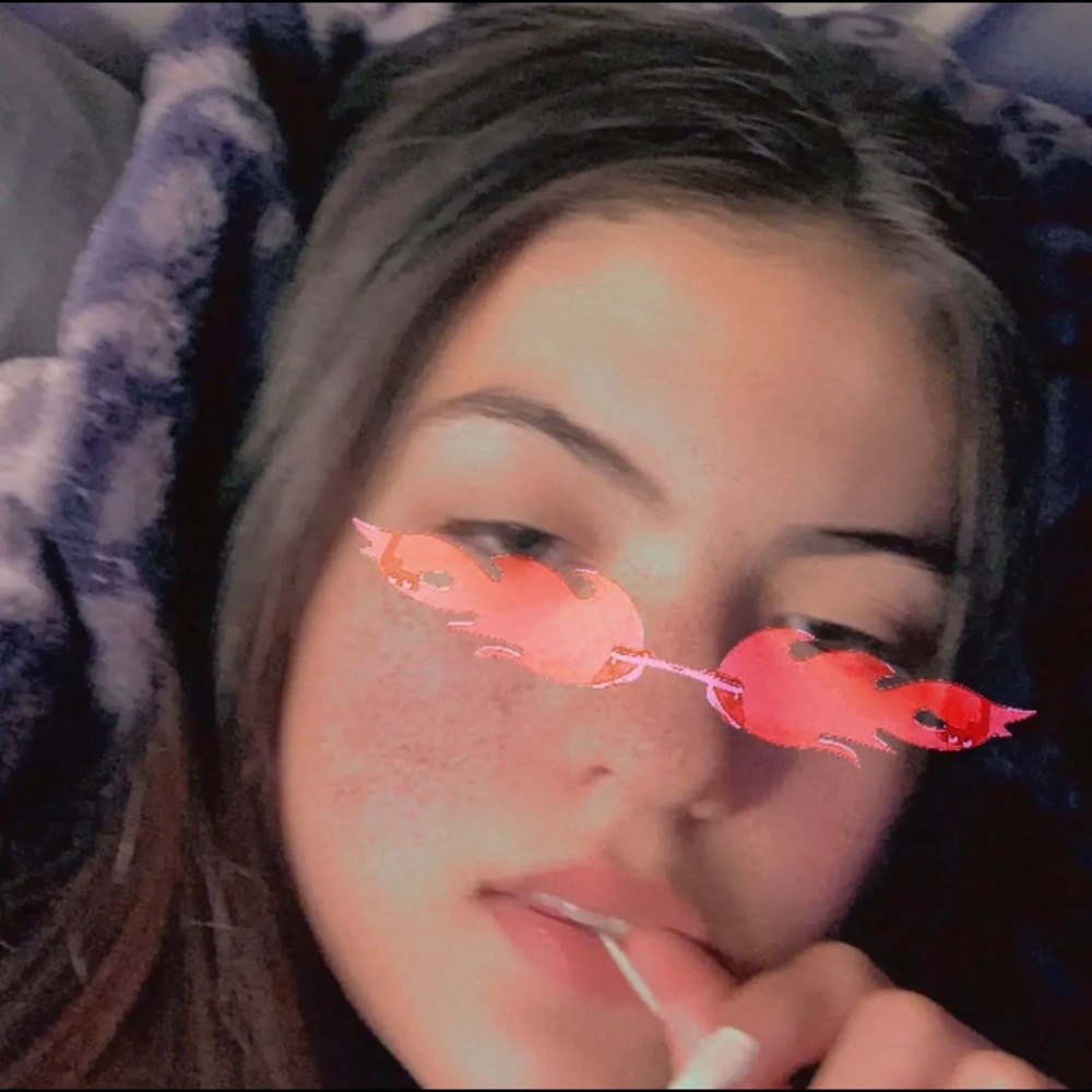 Meet your Posher, Neona